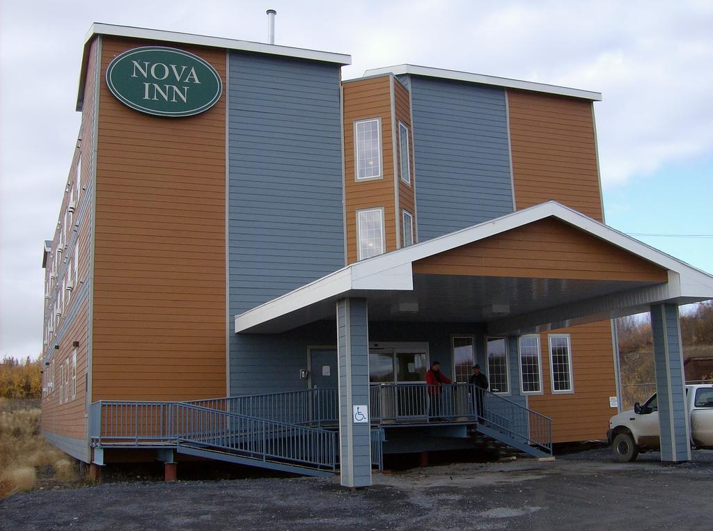 Nova Inn Inuvik Buitenkant foto